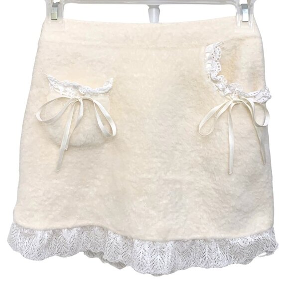 Kawaii Style White Lace Trim Mini Skirt with Built-In Shorts & Ribbon - Picture 1 of 11